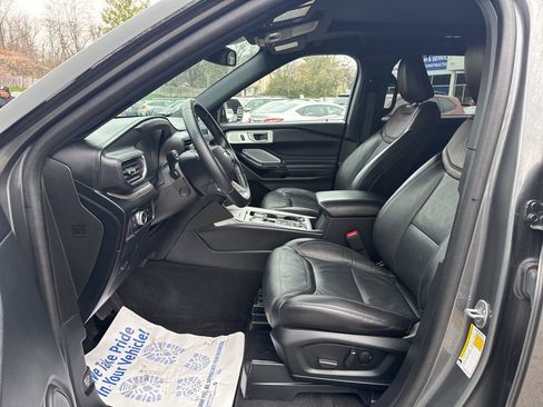 Used 2023 Ford Explorer Platinum w/ Technology Package AWD/4WD image 21