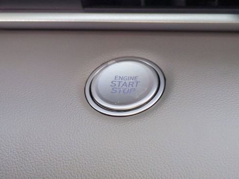 Used 2025 Hyundai Elantra Sport image 16