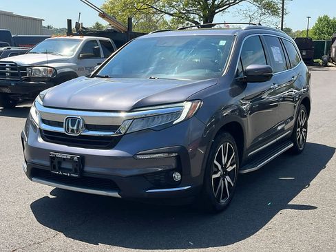 Used 2019 Honda Pilot Touring image 3