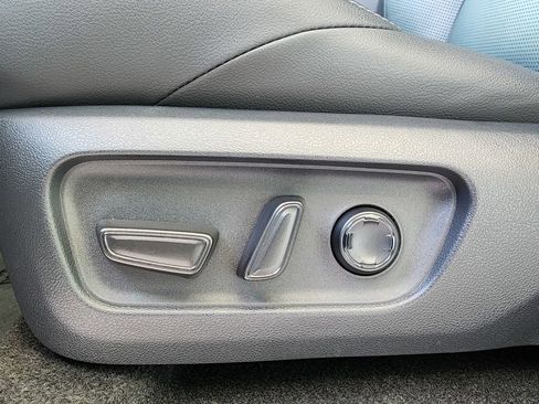 Used 2026 Toyota 4Runner Limited AWD/4WD image 16
