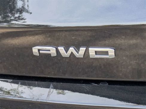 Used 2023 GMC Acadia Denali w/ Black Diamond Edition image 15