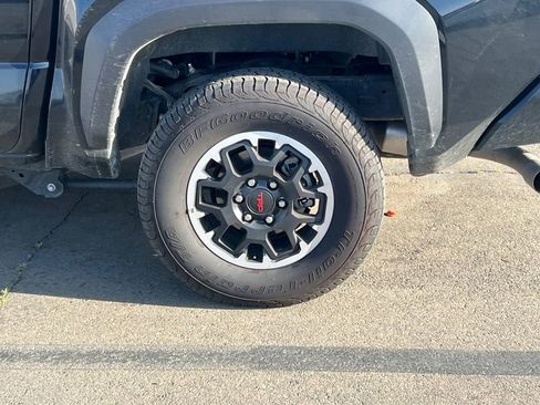 Used 2025 Toyota Tacoma TRD Off-Road image 5