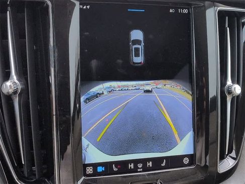 Used 2023 Volvo XC60 B5 Ultimate image 32