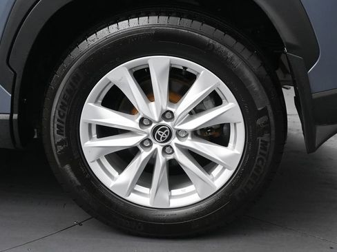 Used 2023 Toyota Corolla Cross LE AWD/4WD image 11