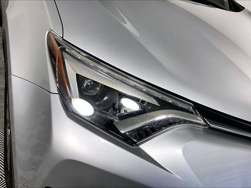 Used 2016 Toyota RAV4 Limited AWD/4WD image 27