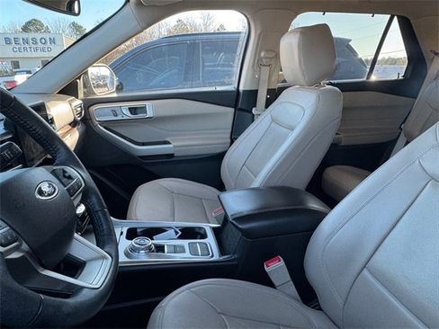 Used 2022 Ford Explorer Limited w/ Equipment Group 301A image 9