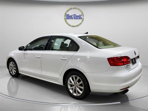 Used 2014 Volkswagen Jetta SE FWD image 3