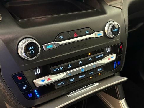 Used 2020 Ford Explorer Limited RWD image 26