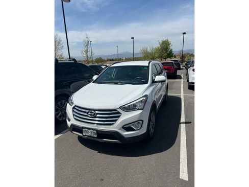 Used 2016 Hyundai Santa Fe SE image 1