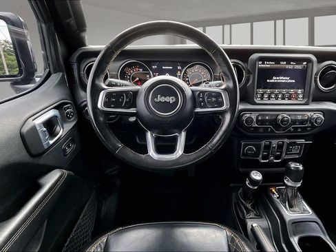 Used 2021 Jeep Wrangler Unlimited Sahara AWD/4WD image 5