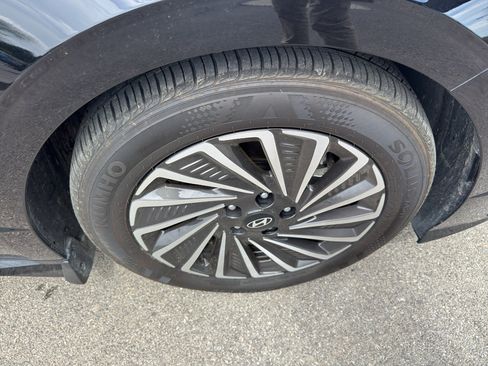 Used 2025 Hyundai Sonata Limited image 3