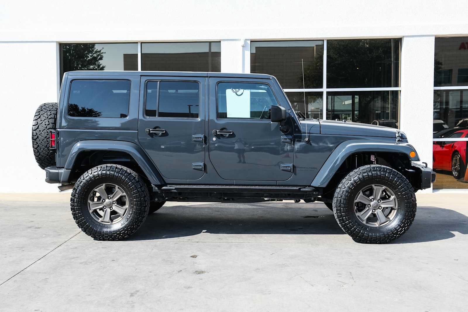 Used 2018 Jeep Wrangler Unlimited Sport AWD/4WD image 6