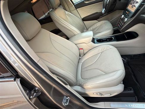 Used 2018 Lincoln MKC Reserve w/ Lincoln MKC Climate Package image 29