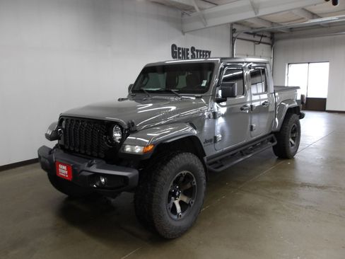 Used 2021 Jeep Gladiator Sport AWD/4WD image 9