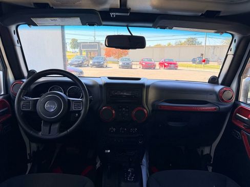 Used 2013 Jeep Wrangler Unlimited Sport image 25