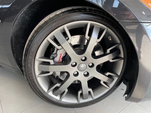 Used 2016 Maserati GranTurismo Sport image 9