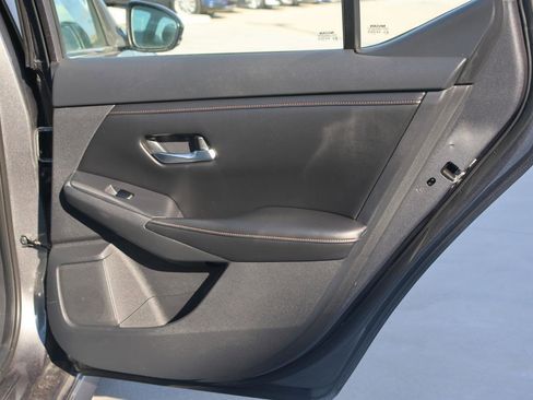 Used 2020 Nissan Sentra SR image 15