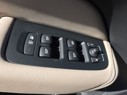 New 2026 Volvo XC60 B5 Plus w/ Protection Package Premier image 38