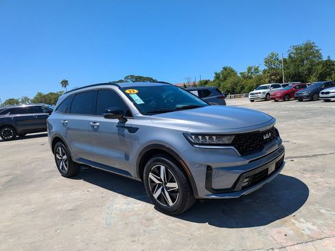 Certified 2023 Kia Sorento EX FWD image 2