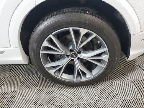 Used 2025 Audi Q8 Premium Plus image 10