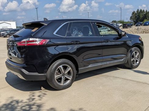 Certified 2023 Ford Edge SEL w/ Convenience Package AWD/4WD image 3