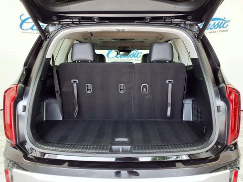 Used 2025 Kia Telluride S FWD image 10