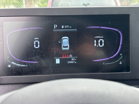 Used 2025 Kia Sportage LX FWD image 39