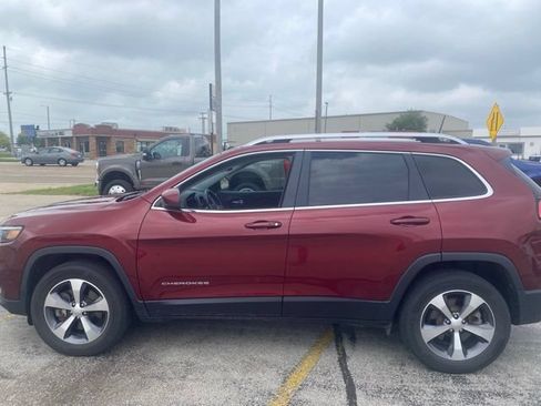 Used 2020 Jeep Cherokee Limited w/ Technology Group AWD/4WD image 7