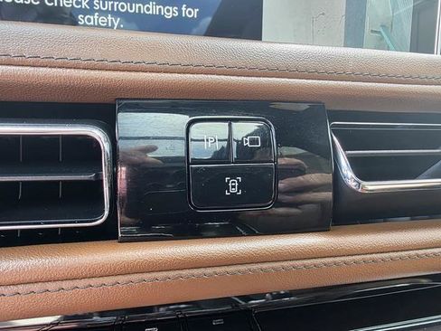 Used 2022 Lincoln Aviator Reserve w/ Equipment Group 201A AWD/4WD image 24