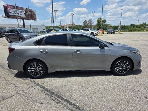 Used 2022 Kia Forte GT-Line FWD image 4