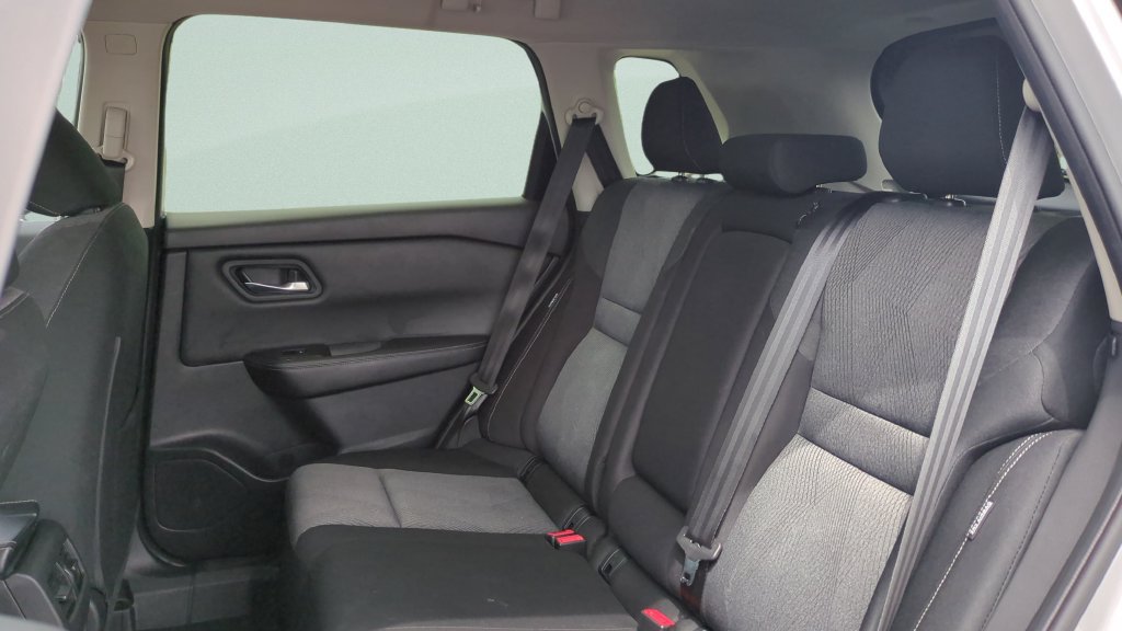 Used 2025 Nissan Rogue SV FWD image 13
