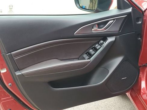 Used 2018 MAZDA MAZDA3 Grand Touring w/ Premium Equipment Package FWD image 21