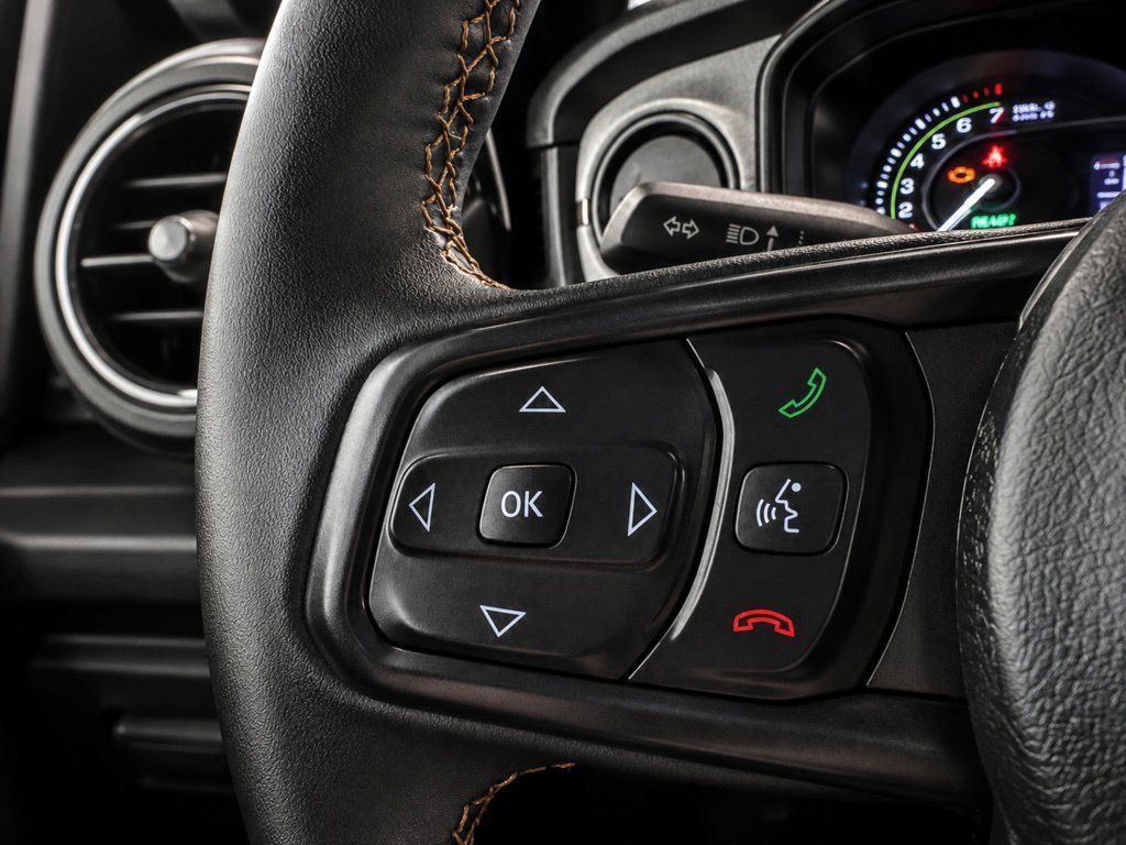 Used 2024 Jeep Wrangler Unlimited AWD/4WD image 23