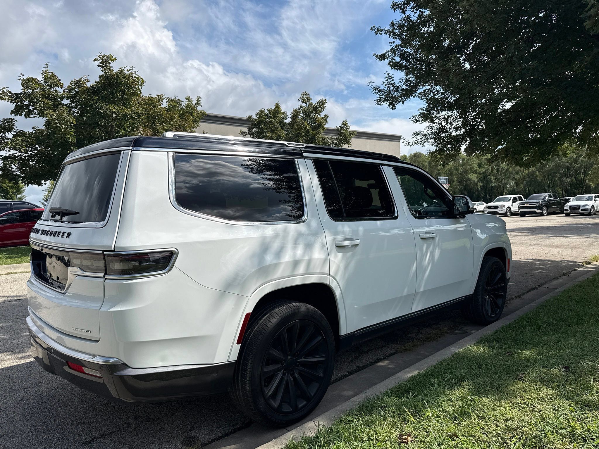 Used 2022 Jeep Grand Wagoneer Series II w/ Convenience Group III AWD/4WD image 5