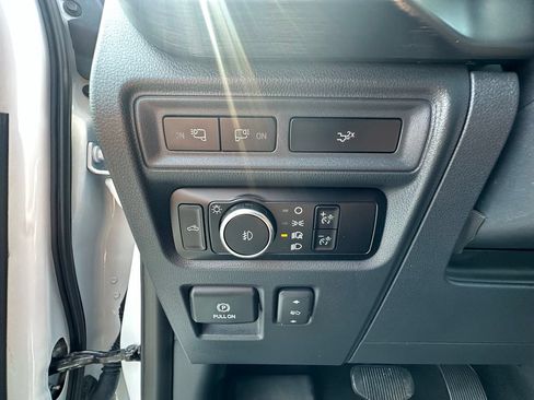 Used 2023 Ford F150 Lariat w/ Equipment Group 502A High AWD/4WD image 4