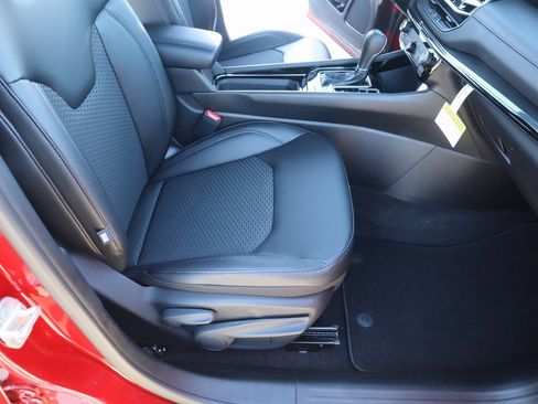 New 2026 Jeep Compass Latitude image 13