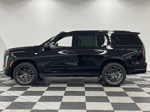 Used 2026 Cadillac Escalade Platinum Sport w/ LPO, Floor Liner Package AWD/4WD image 7