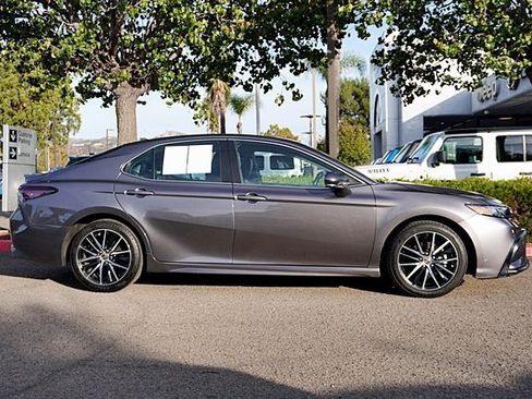 Used 2023 Toyota Camry SE image 7