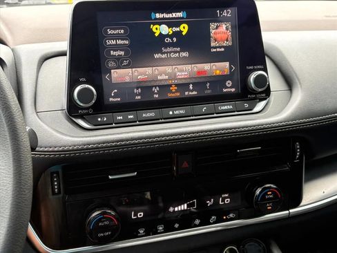 Used 2021 Nissan Rogue SV AWD/4WD image 11