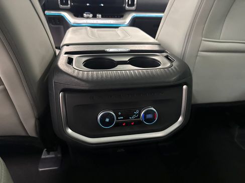 Used 2025 Ford Expedition Platinum w/ Driver's Package AWD/4WD image 16