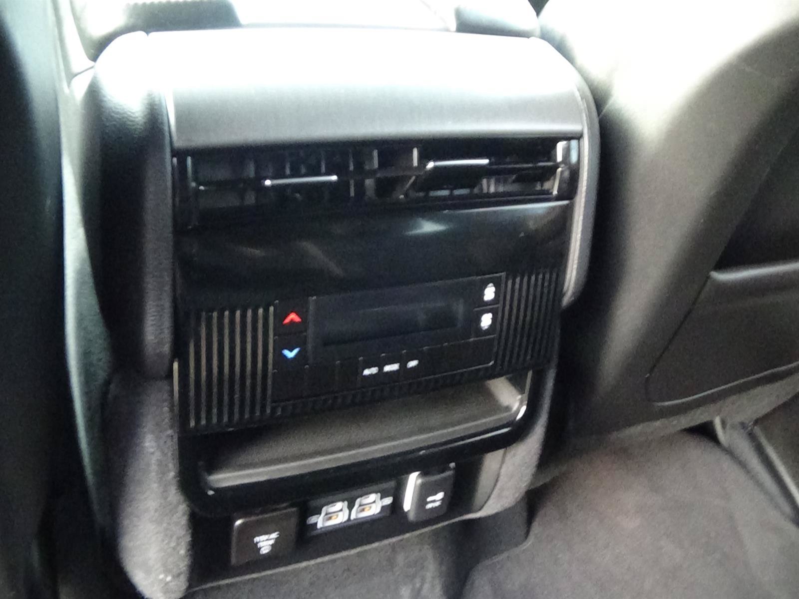 Used 2025 Jeep Wagoneer L 4WD image 13