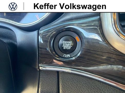 Used 2017 Jeep Grand Cherokee Overland w/ Jeep Active Safety Group AWD/4WD image 21