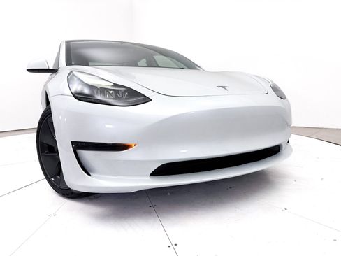 Used 2023 Tesla Model 3 Standard Range RWD image 7