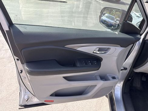 Used 2017 Honda Pilot EX-L image 10