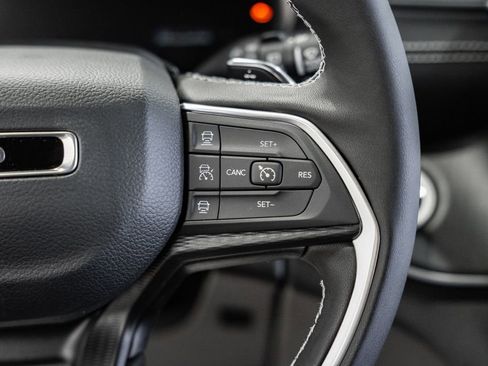 New 2025 Jeep Grand Cherokee L Laredo w/ Luxury Tech Group I image 25