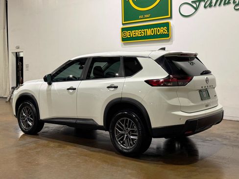 Used 2025 Nissan Rogue S AWD/4WD image 6