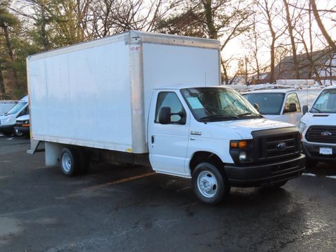 Used 2017 Ford E-350 and Econoline 350 Super Duty w/ Power Windows & Locks Group image 20
