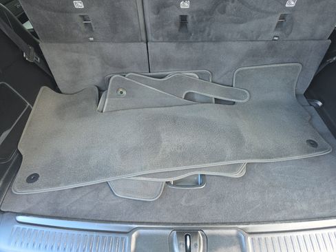 Used 2024 Jeep Wagoneer Series II w/ Flexible Seating Group RWD image 10