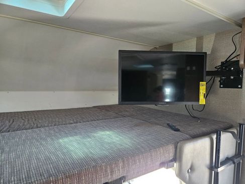 Used 2018 Ford E-450 and Econoline 450 Super Duty w/ Motorhome Prep Package image 17