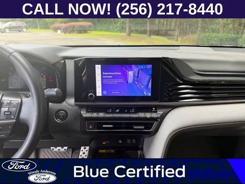 Used 2025 Toyota Camry SE FWD image 15